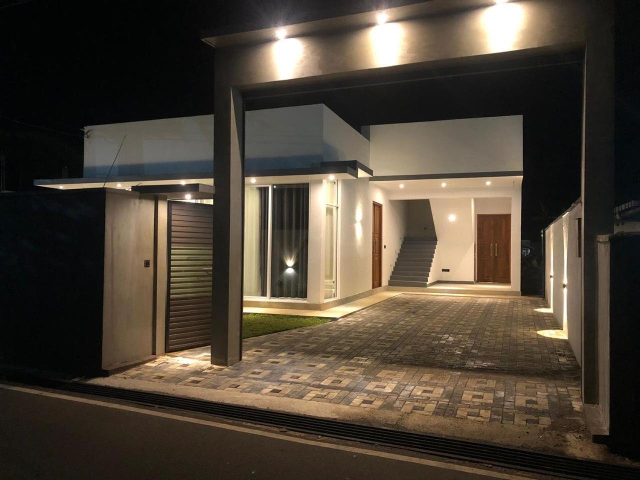 Luvi'S Villa Гале Екстериор снимка